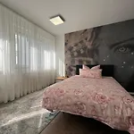 Haus Pia Executive 腓特烈港