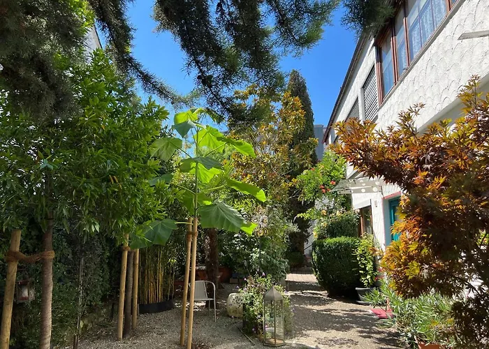 Haus Pia Executive Апартаменты