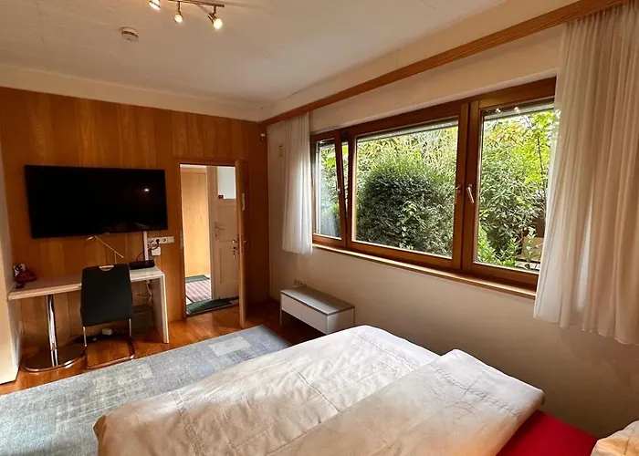 Haus Pia Executive Апартаменты *